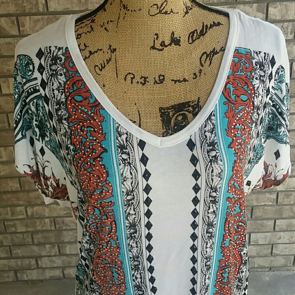 Vocal oversize v neck Aztec design women's shirt - Picture 3 of 8